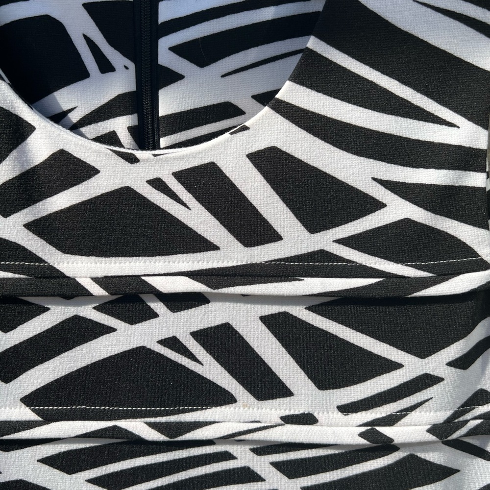 NWOT Calvin Klein Size 8 Black & White Bandage Dress - Picture 7 of 11